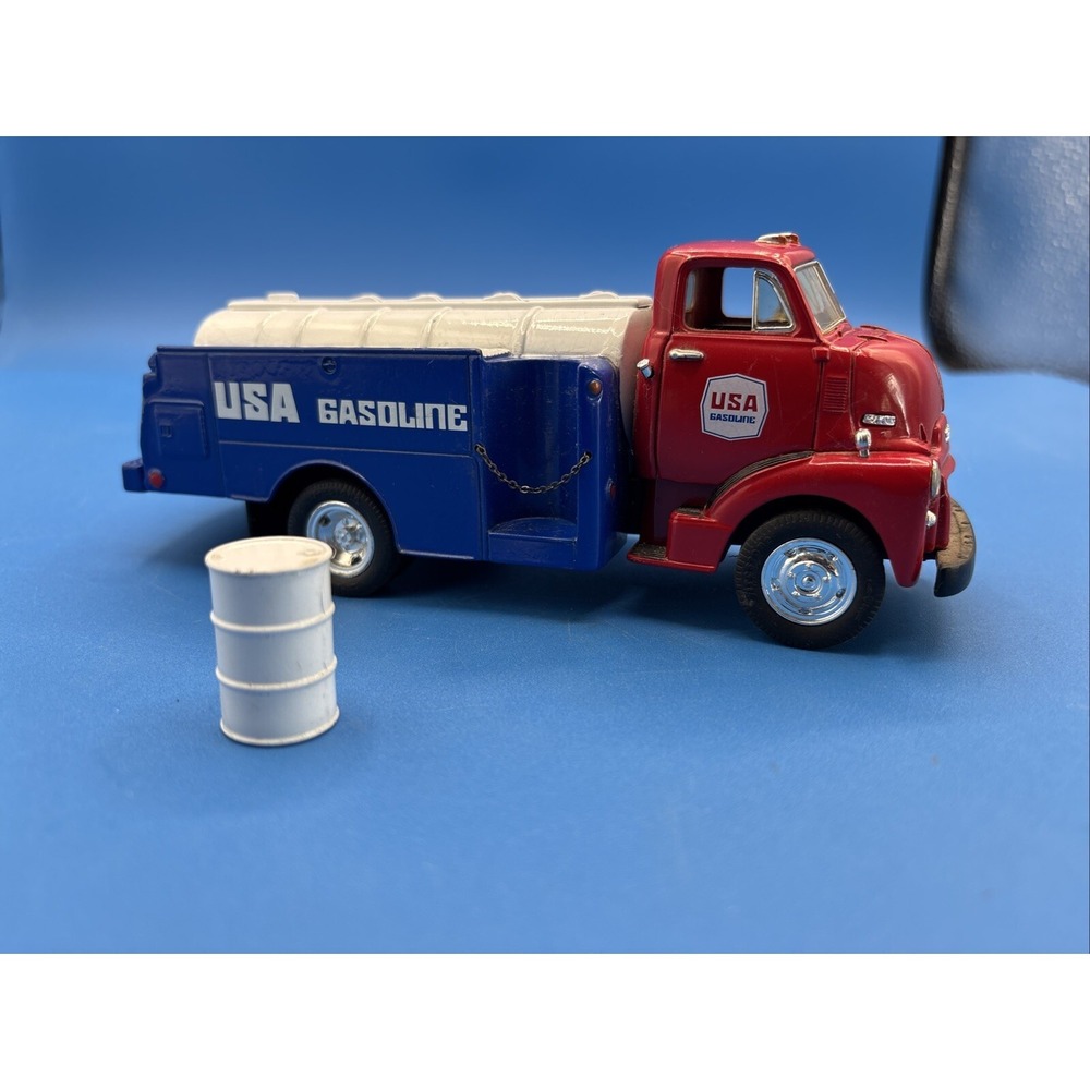 First Gear Inc 1952 GMC Delivery USA Gasoline DieCast collectible